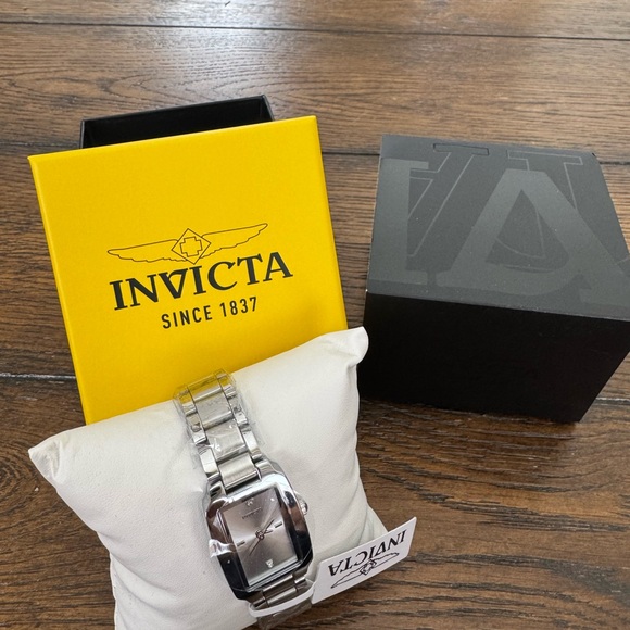 Invicta Silver Rectangular Watch - Picture 3 of 4